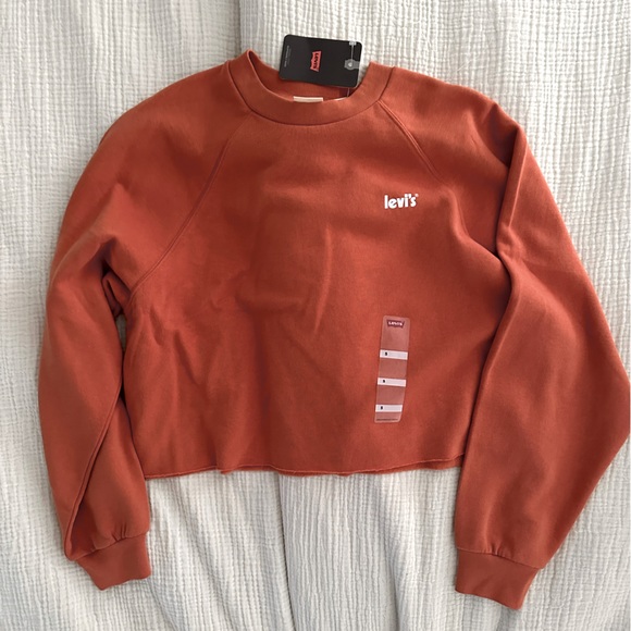 Levi’s Cropped Sweatshirt - Picture 2 of 4